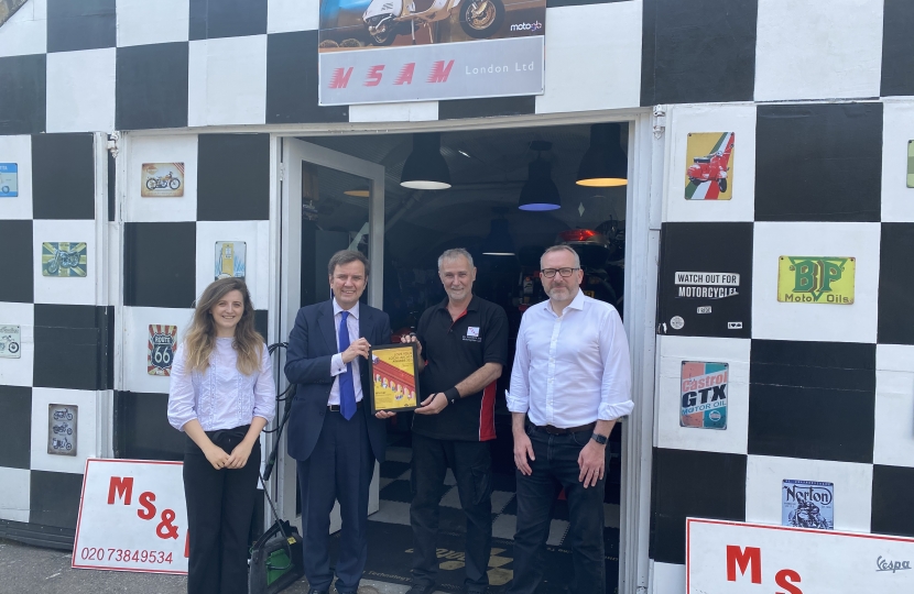 Greg Hands MP speaking to Fulham business in railway arches 