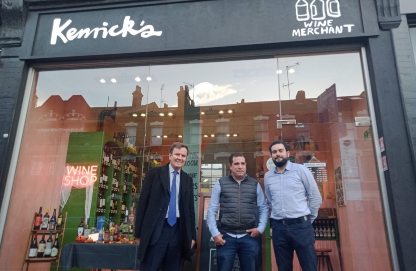 Greg Hands MP visits Kenrick’s Wines in Fulham 