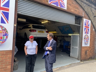 Greg Hands MP speaking to Fulham business in railway arches 