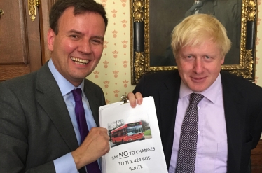 Greg Hands and Boris Johnson with the 424 bus petition